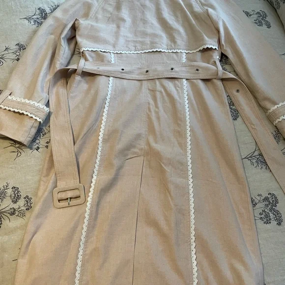 Anthropologie NWT Tan and White Trench Coat with Classic Notched Collar - Picture 2 of 8